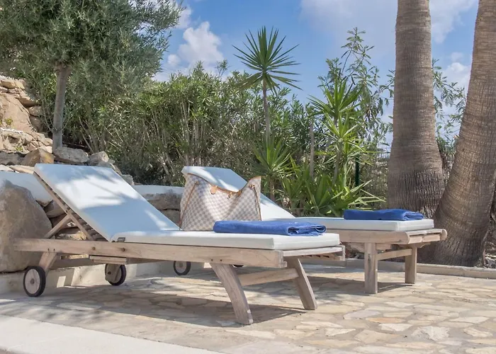 Frontline Villa, Five Star Deluxe אל קאמפיו