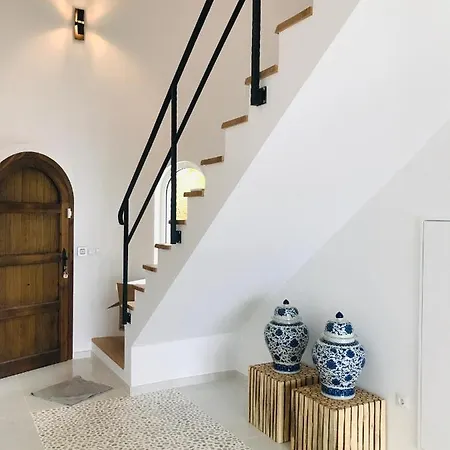 Frontline Villa, Five Star Deluxe فيلة إل كامبيلو