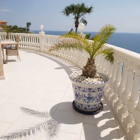 Frontline Villa, Five Star Deluxe إل كامبيلو