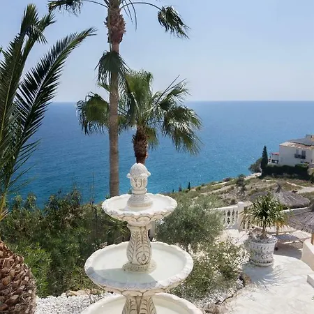 Frontline Villa, Five Star Deluxe فيلة *