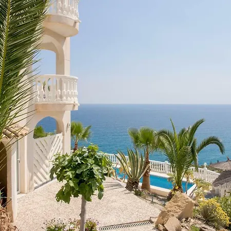 Villa Frontline Villa, Five Star Deluxe *