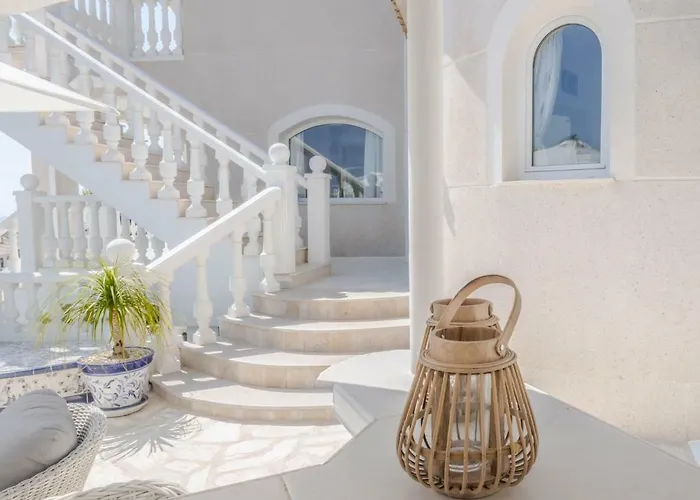 Villa Frontline Villa, Five Star Deluxe *