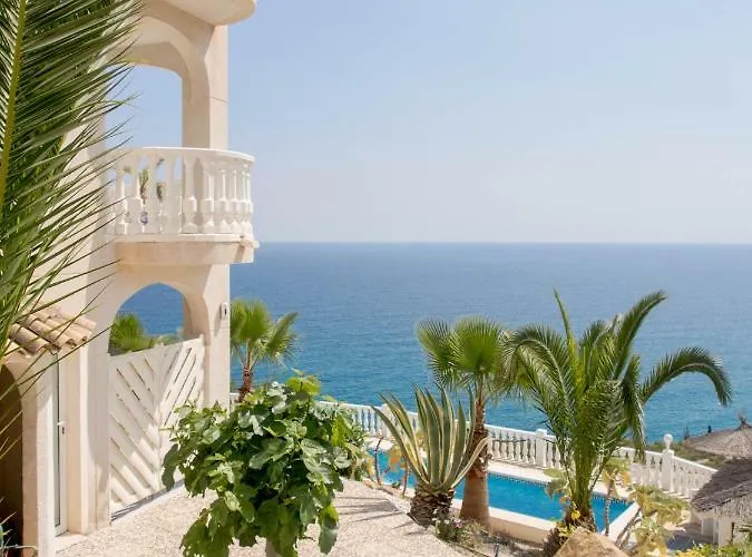 Villa Frontline Villa, Five Star Deluxe *